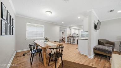 Welcome to this beautifully renovated 4-bedroom, 3-bathroom - photo 7