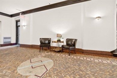 SPONSOR UNIT - NO BOARD APPROVAL - Renovated one-bedroom, one - photo 15