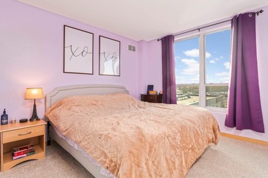 Welcome to unit #702! This top-floor unit offers an open concept - photo 15