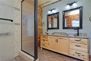 Welcome to this magnificent custom-built, locally-milled log - photo 17