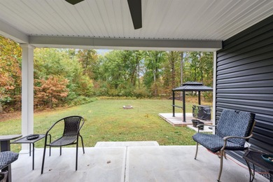 Welcome to the desirable Lake Waynoka Community. This beautiful - photo 8