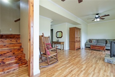 Welcome to this magnificent custom-built, locally-milled log - photo 19