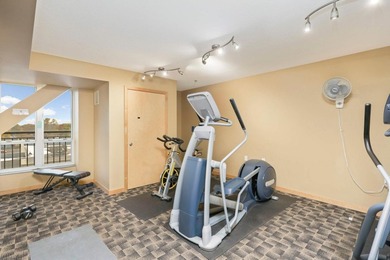 Welcome to unit #702! This top-floor unit offers an open concept - photo 22