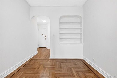 SPONSOR UNIT - NO BOARD APPROVAL - Renovated one-bedroom, one - photo 23