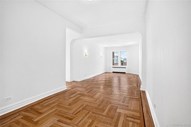 SPONSOR UNIT - NO BOARD APPROVAL - Renovated one-bedroom, one - photo 25
