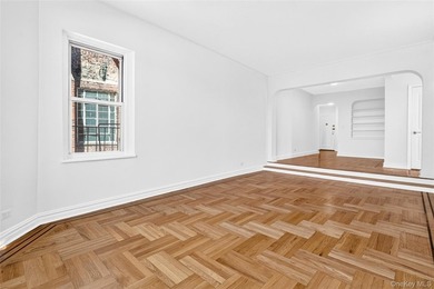 SPONSOR UNIT - NO BOARD APPROVAL - Renovated one-bedroom, one - photo 32
