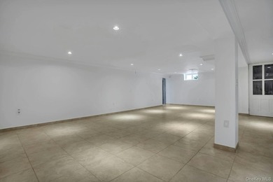 Explore the Serenity & Exclusive Water Front Neighborhood of - photo 32