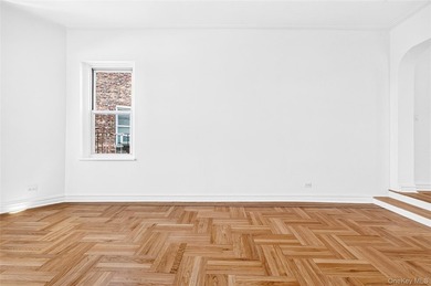 SPONSOR UNIT - NO BOARD APPROVAL - Renovated one-bedroom, one - photo 33
