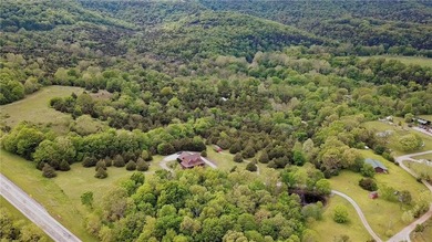 Welcome to this magnificent custom-built, locally-milled log - photo 35
