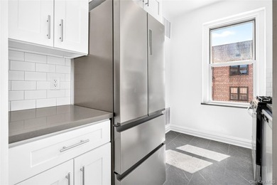 SPONSOR UNIT - NO BOARD APPROVAL - Renovated one-bedroom, one - photo 35