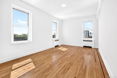 SPONSOR UNIT - NO BOARD APPROVAL - Renovated one-bedroom, one - photo 42