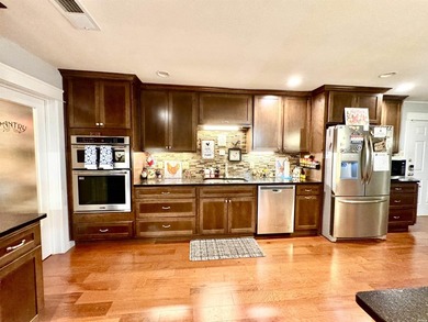 Rare opportunity to own a secluded end of a cul-de-sac Craftsman - photo 5