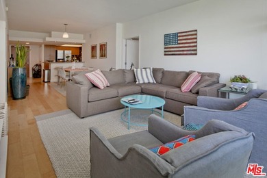 This highly sought-after 2-bedroom, 2.5-bathroom residence - photo 7