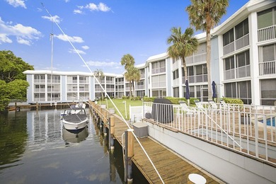 Great Location!! Beautifully Maintained 2BR/2BA unit boasts - photo 2
