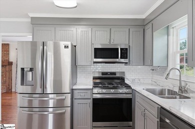 Welcome home to this beautiful 3-bedroom, 2-bath residence in - photo 11