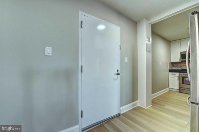 **WATER VIEW** Large One Bedroom overlooking the Potomac River