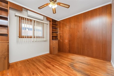 Welcome to this charming detached corner ranch nestled in the - photo 14