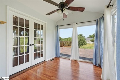 Welcome home to this beautiful 3-bedroom, 2-bath residence in - photo 16