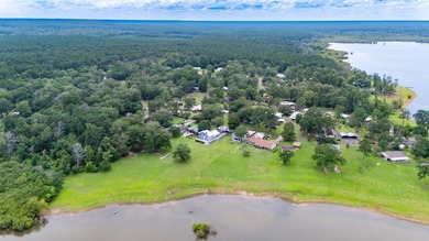 Stunning Lakefront Home on Lake Sam Rayburn! Located just 2 - photo 18