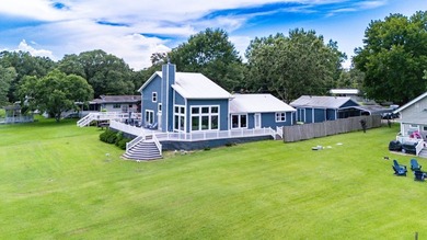 Stunning Lakefront Home on Lake Sam Rayburn! Located just 2 - photo 23