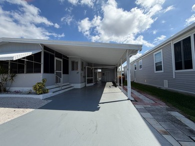 Welcome to the vibrant, gated Jamaica Bay community of Fort - photo 4