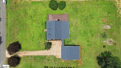 Welcome home to this beautiful 3-bedroom, 2-bath residence in - photo 33