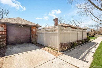 Welcome to this charming detached corner ranch nestled in the - photo 34
