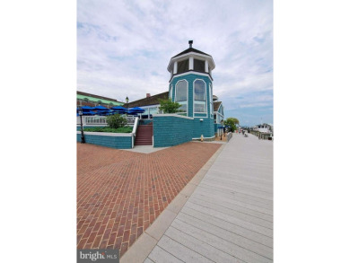 **WATER VIEW** Large One Bedroom overlooking the Potomac River