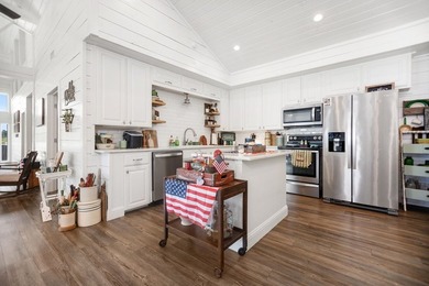Stunning Lakefront Home on Lake Sam Rayburn! Located just 2 - photo 36