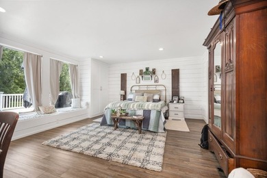 Stunning Lakefront Home on Lake Sam Rayburn! Located just 2 - photo 41