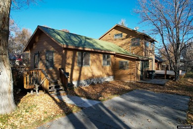 Don't miss this 1,624 sq ft, clean and maintained *Very Lander