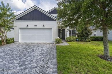 Welcome to 10028 Exhibition Circle in sought-after eTown! This - photo 3