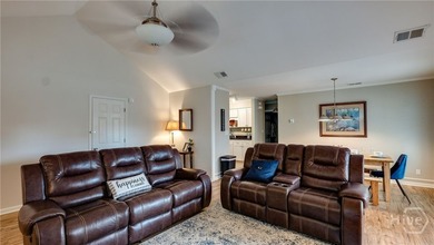 Discover the perfect blend of island living and investment - photo 5