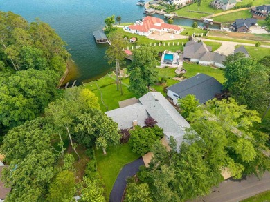 Welcome to 110 E. Lakeland Point , a rare opportunity to own an - photo 7