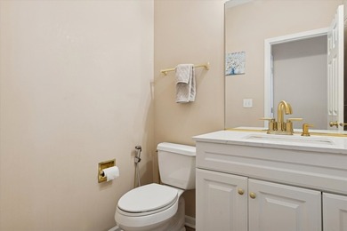 Luxury, Space, and Zero Maintenance in Oakbrook Terrace A truly - photo 12