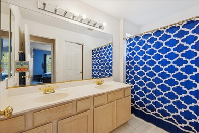 Luxury, Space, and Zero Maintenance in Oakbrook Terrace A truly - photo 13