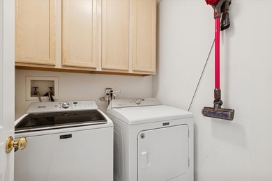 Luxury, Space, and Zero Maintenance in Oakbrook Terrace A truly - photo 15