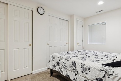 Luxury, Space, and Zero Maintenance in Oakbrook Terrace A truly - photo 16