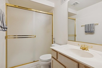 Luxury, Space, and Zero Maintenance in Oakbrook Terrace A truly - photo 18