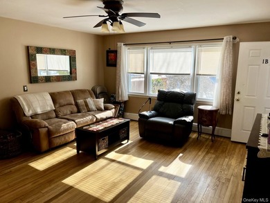 Rare Find!! Immaculate First Floor Studio in the Highly Sought - photo 3