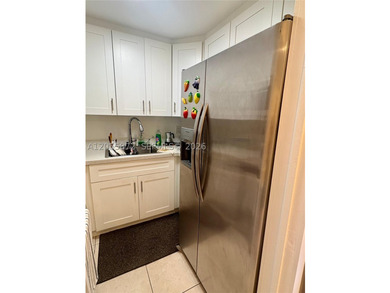 **Beautifully Renovated 1-Bedroom, 1-Bathroom Apartment - - photo 5