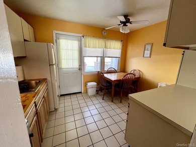 Rare Find!! Immaculate First Floor Studio in the Highly Sought - photo 9