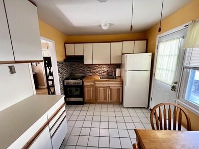 Rare Find!! Immaculate First Floor Studio in the Highly Sought - photo 10