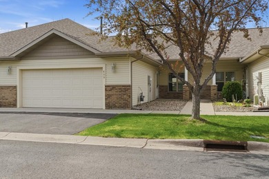 This well-maintained one-level townhome offers approximately 1 - photo 2