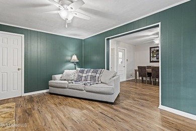 Come check out this quaint, beautifully maintained 3-bedroom - photo 5