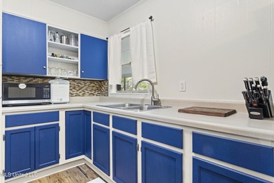 Come check out this quaint, beautifully maintained 3-bedroom - photo 7