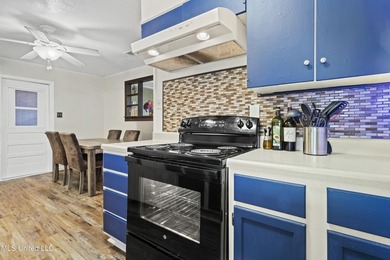 Come check out this quaint, beautifully maintained 3-bedroom - photo 8