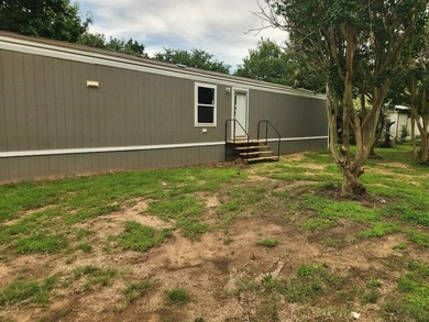Move-In Ready 2025 Home Minutes from Cedar Bayou Brand-new 3-bed - photo 3