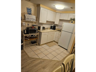 Oceanfront 1 Bedroom, 1 Bath Fully Furnished Condo With - photo 6