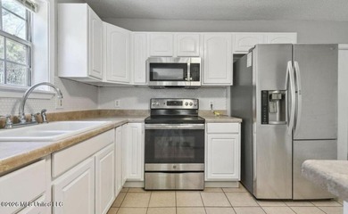 Charming 3-Bedroom Home Near Downtown Bay St. Louis! Nestled in - photo 10